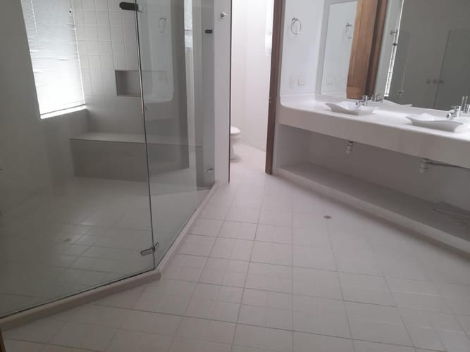 Casa de 5 alcobas en venta en Girardot, Girardot, 610 m² · foto 15 de 17