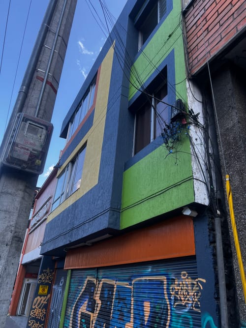 Edificio en venta en Florida Nueva, Medellín, 780 m² · foto 2 de 16