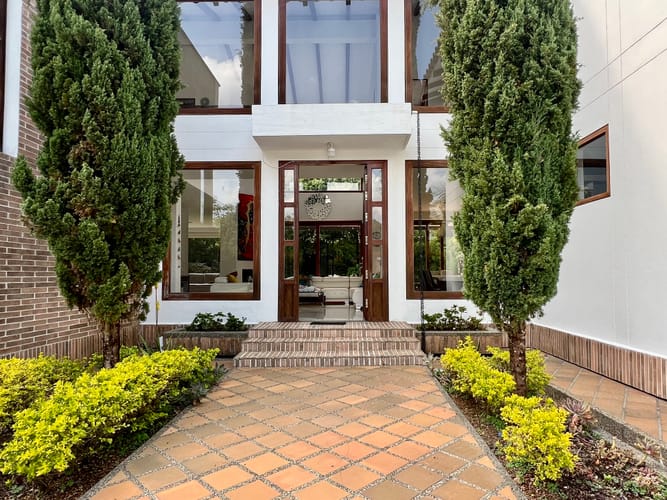 Casa de 4 alcobas en venta en Vía Las Palmas, Medellín, 500 m² · foto 2 de 23