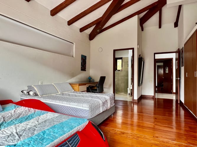 Casa de 4 alcobas en venta en Vía Las Palmas, Medellín, 500 m² · foto 14 de 23