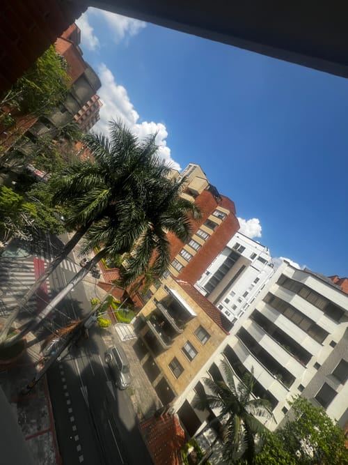 Apartamento de 4 alcobas en venta en Laureles, Medellín, 136 m² · foto 2 de 24