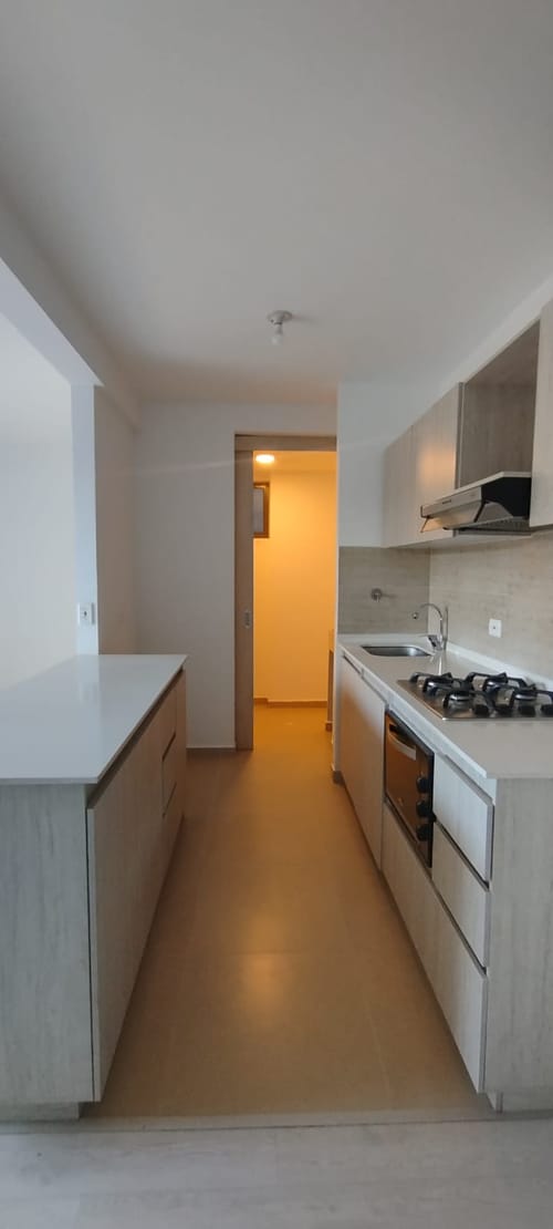 Apartamento de 3 alcobas en venta en Rionegro, 80 m² · foto 2 de 15