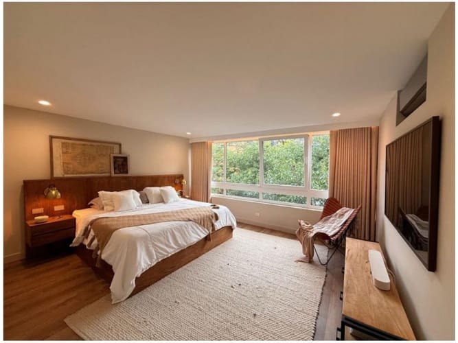 Apartamento de 3 alcobas en venta en Loma Del Campestre, Medellín, 208 m² · foto 2 de 21