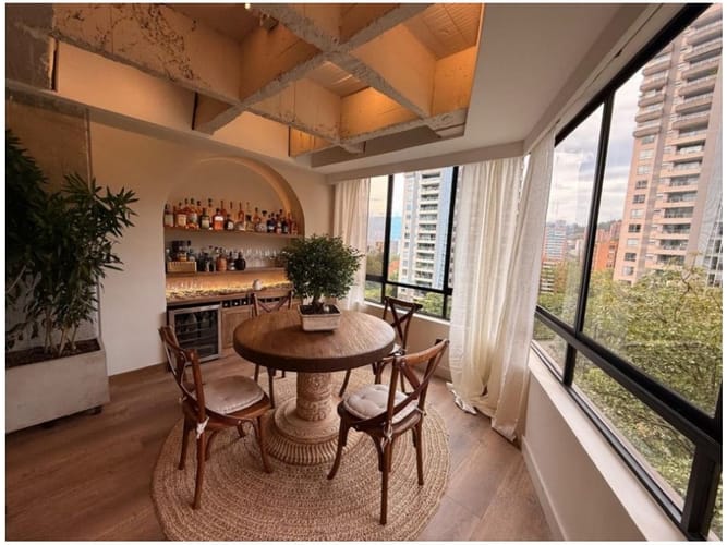 Apartamento de 3 alcobas en venta en Loma Del Campestre, Medellín, 208 m² · foto 6 de 21