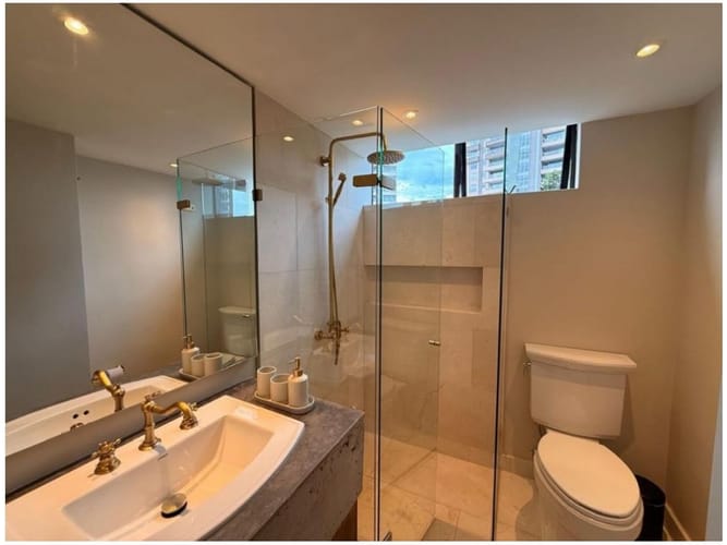 Apartamento de 3 alcobas en venta en Loma Del Campestre, Medellín, 208 m² · foto 11 de 21