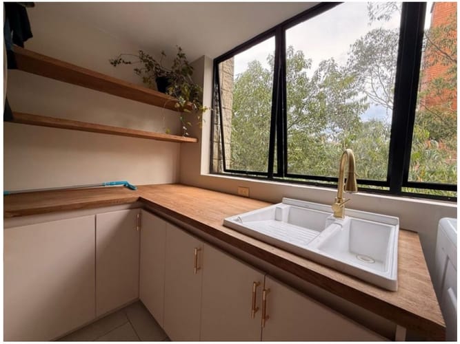 Apartamento de 3 alcobas en venta en Loma Del Campestre, Medellín, 208 m² · foto 15 de 21