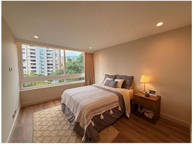 Apartamento de 3 alcobas en venta en Loma Del Campestre, Medellín, 208 m² · foto 21 de 21