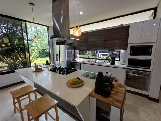 Casa de 5 alcobas en venta en Loma Del Escobero, Envigado, 780 m² · foto 3 de 15