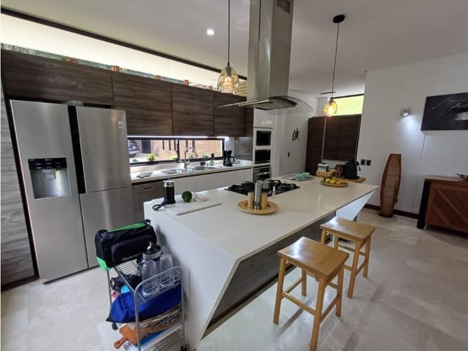 Casa de 5 alcobas en venta en Loma Del Escobero, Envigado, 780 m² · foto 4 de 15