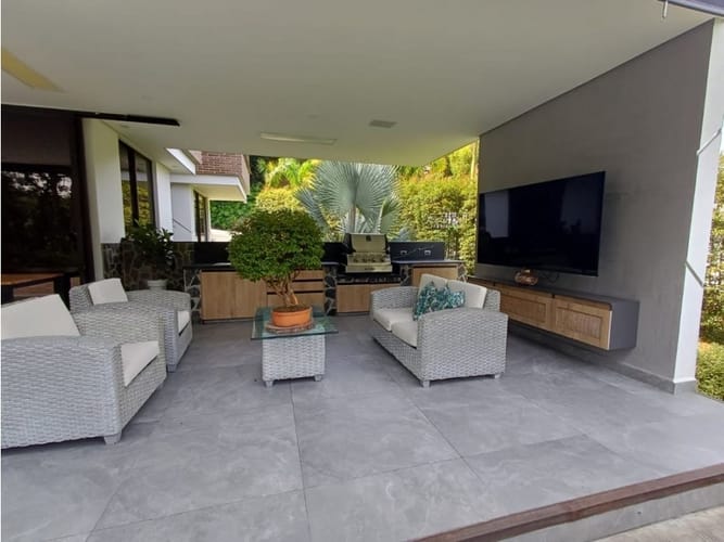 Casa de 5 alcobas en venta en Loma Del Escobero, Envigado, 780 m² · foto 5 de 15