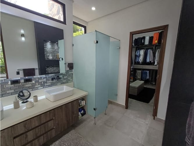 Casa de 5 alcobas en venta en Loma Del Escobero, Envigado, 780 m² · foto 13 de 15