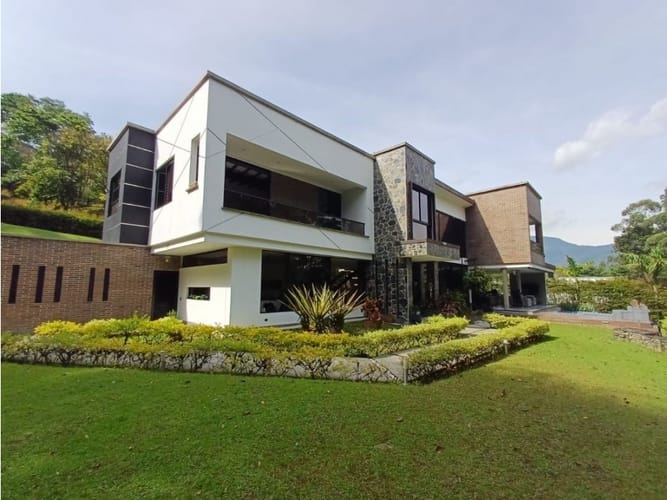 Casa de 5 alcobas en venta en Loma Del Escobero, Envigado, 780 m² · foto 14 de 15