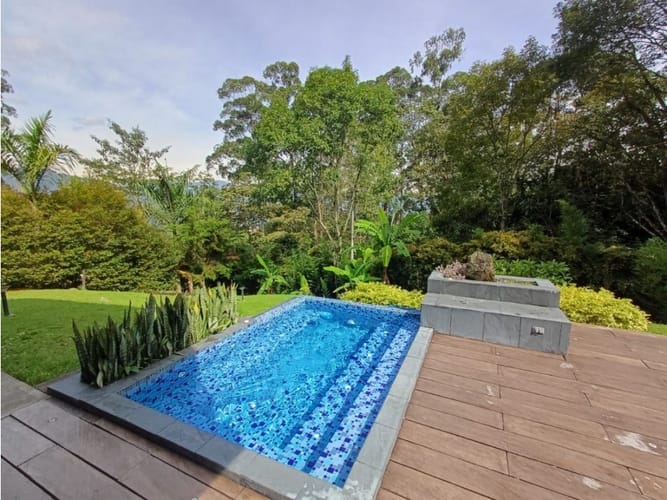 Casa de 5 alcobas en venta en Loma Del Escobero, Envigado, 780 m² · foto 15 de 15