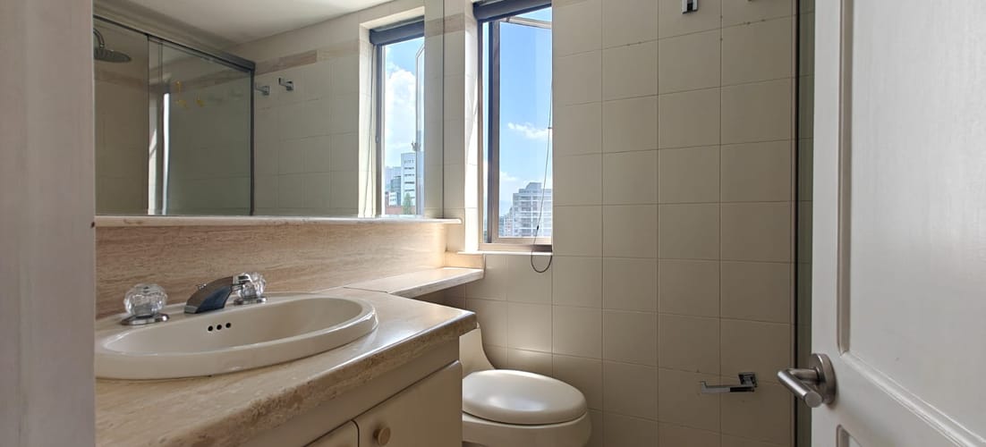Apartamento de 3 alcobas en arriendo en Patio Bonito, Medellín, 208 m² · foto 14 de 18
