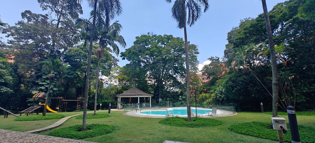 Apartamento de 3 alcobas en arriendo en Patio Bonito, Medellín, 208 m² · foto 17 de 18