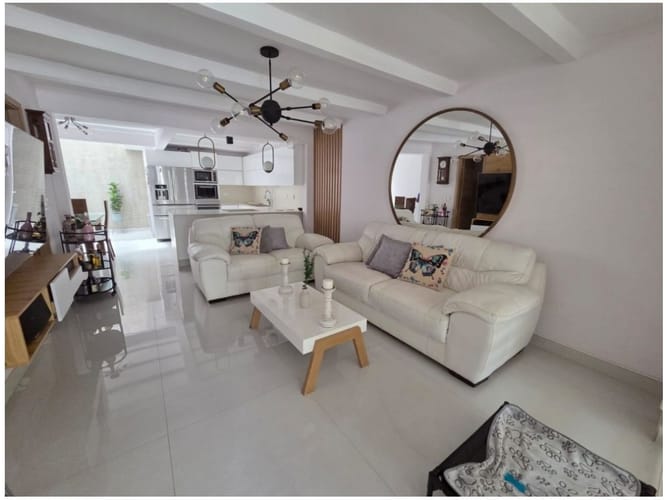 Casa de 3 alcobas en venta en Quintas Del Sol De La Mota, Medellín, 174 m² · foto 2 de 24