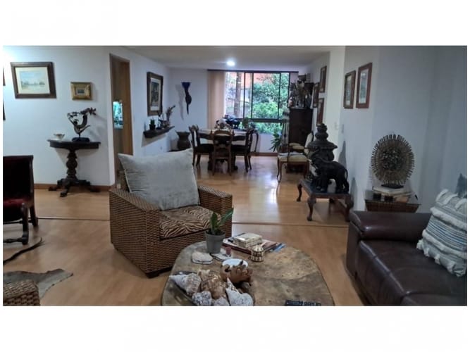 Apartamento de 3 alcobas en venta en Loma Del Campestre, Medellín, 168 m² · foto 1 de 20