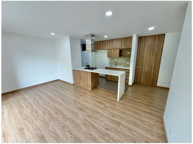 Apartamento de 3 alcobas en venta en Alto De La Virgen, Envigado, 84 m² · foto 2 de 10