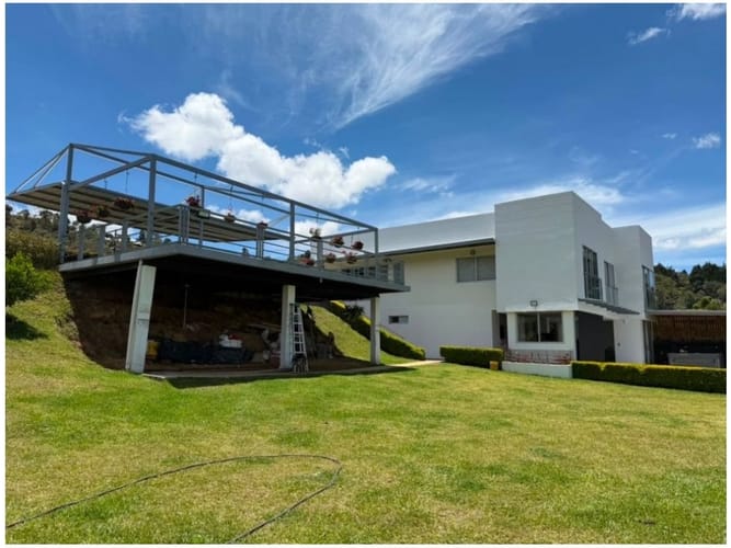 Finca en venta en Alto De La Virgen, Guarne, 245 m² · foto 2 de 21