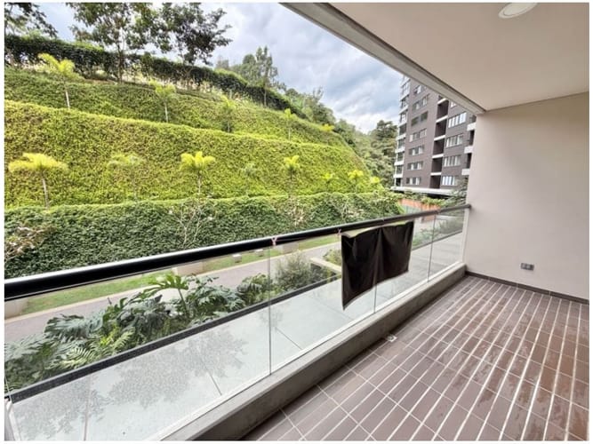 Apartamento de 3 alcobas en venta en Alto De La Virgen, Envigado, 84 m² · foto 3 de 10