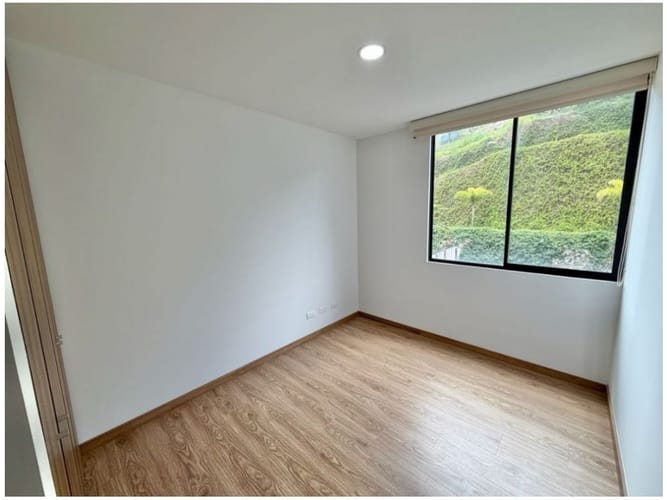 Apartamento de 3 alcobas en venta en Alto De La Virgen, Envigado, 84 m² · foto 7 de 10