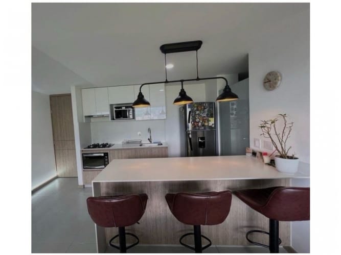 Apartamento de 3 alcobas en venta en San Jose, Sabaneta, 75 m² · foto 5 de 14