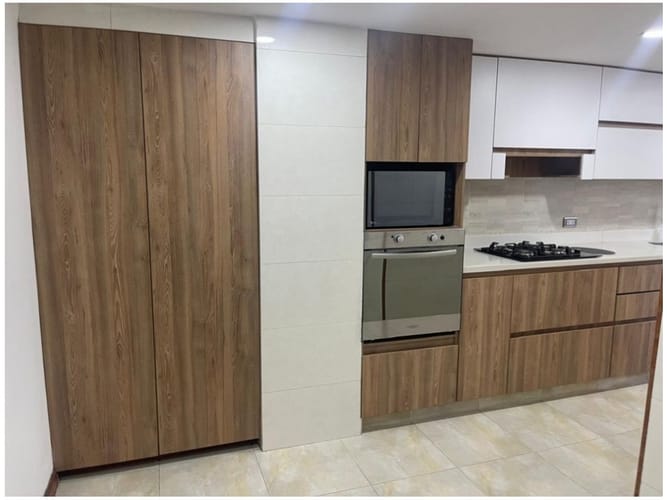 Apartamento de 4 alcobas en venta en Suramérica, Medellín, 212 m² · foto 2 de 24