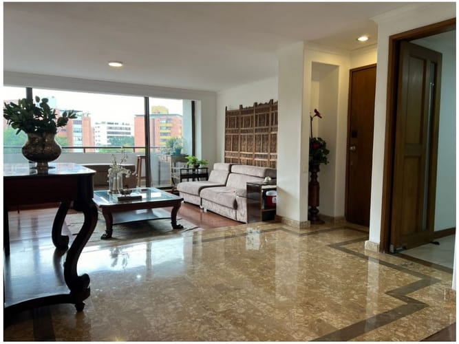 Apartamento de 4 alcobas en venta en Suramérica, Medellín, 212 m² · foto 9 de 24
