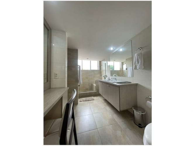 Apartamento de 4 alcobas en venta en Suramérica, Medellín, 212 m² · foto 17 de 24