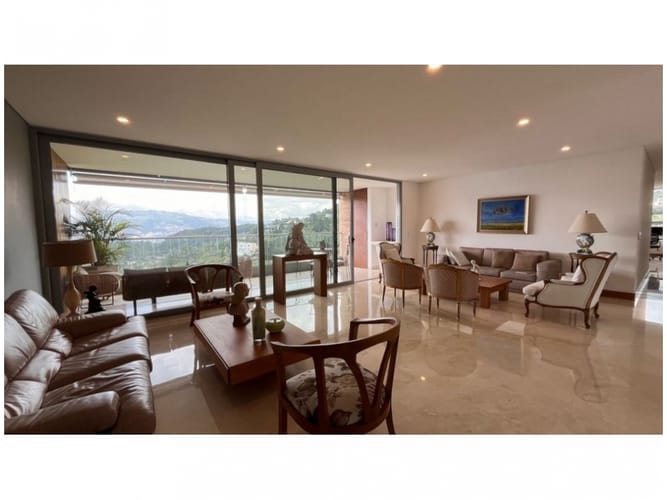 Apartamento de 3 alcobas en venta en Cola Del Zorro, Medellín, 259 m² · foto 3 de 15