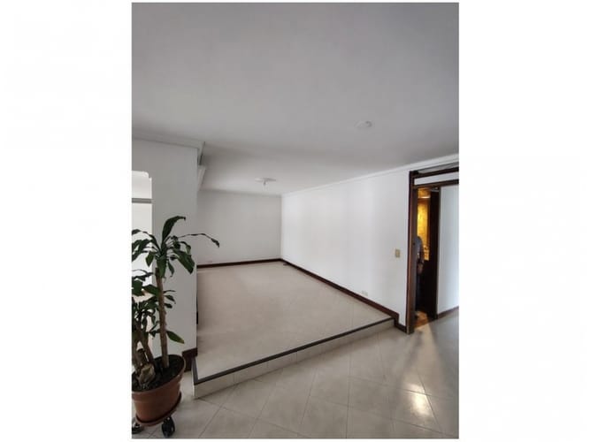 Apartamento de 4 alcobas en venta en Laureles, Medellín, 210 m² · foto 3 de 15