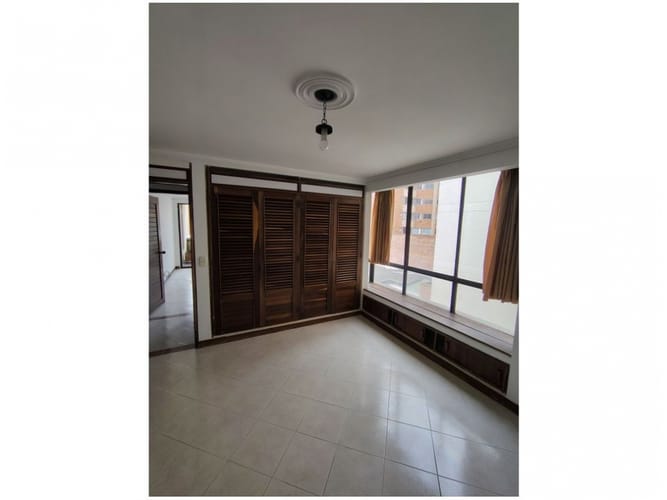 Apartamento de 4 alcobas en venta en Laureles, Medellín, 210 m² · foto 4 de 15