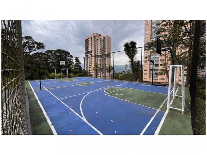 Apartamento de 3 alcobas en venta en Cola Del Zorro, Medellín, 259 m² · foto 14 de 15