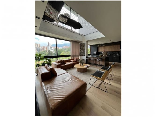 Apartamento de 3 alcobas en venta en Loma Del Campestre, Medellín, 323 m² · foto 3 de 24