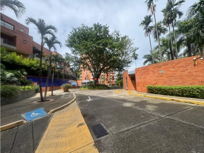 Apartamento de 3 alcobas en venta en Ciudad Jardin, Cali, 153 m² · foto 16 de 20