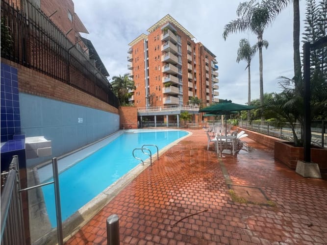 Apartamento de 3 alcobas en venta en Ciudad Jardin, Cali, 153 m² · foto 17 de 20
