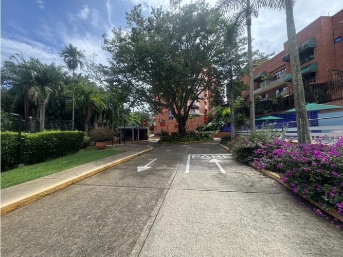 Apartamento de 3 alcobas en venta en Ciudad Jardin, Cali, 153 m² · foto 18 de 20