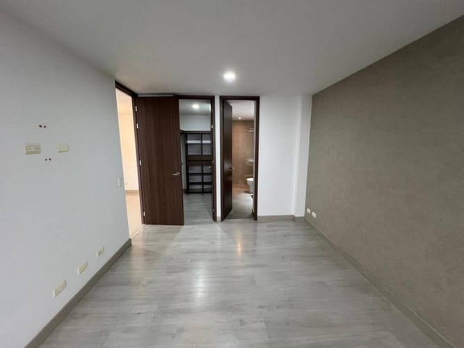 Apartamento de 2 alcobas en arriendo en El Poblado, Envigado, 91 m² · foto 5 de 24