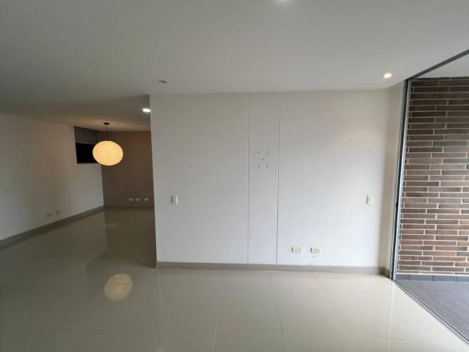 Apartamento de 2 alcobas en arriendo en El Poblado, Envigado, 91 m² · foto 6 de 24