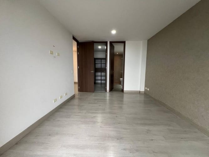 Apartamento de 2 alcobas en arriendo en El Poblado, Envigado, 91 m² · foto 7 de 24