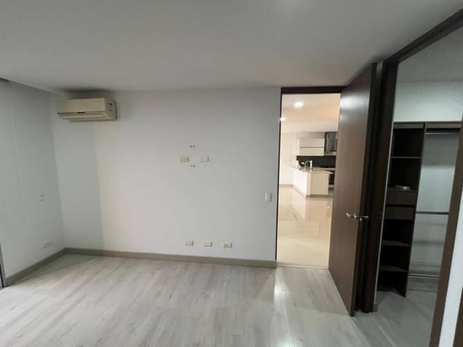 Apartamento de 2 alcobas en arriendo en El Poblado, Envigado, 91 m² · foto 8 de 24