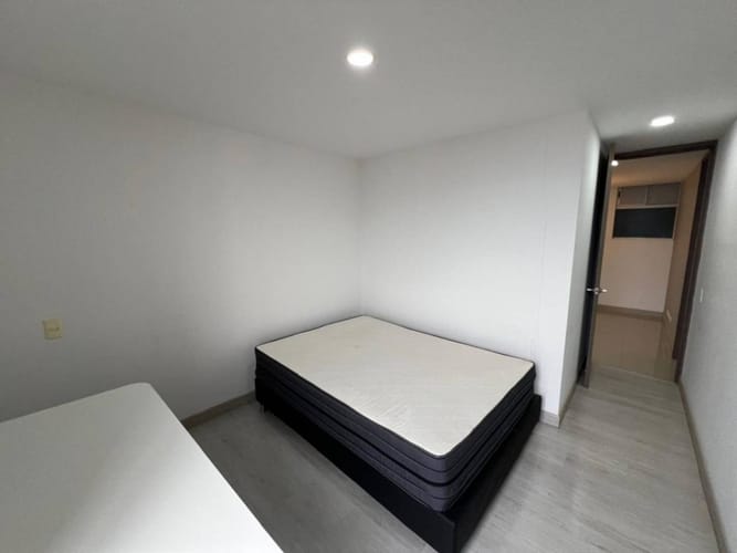 Apartamento de 2 alcobas en arriendo en El Poblado, Envigado, 91 m² · foto 12 de 24