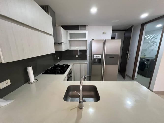 Apartamento de 2 alcobas en arriendo en El Poblado, Envigado, 91 m² · foto 16 de 24