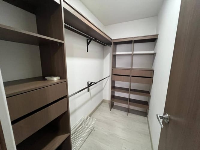 Apartamento de 2 alcobas en arriendo en El Poblado, Envigado, 91 m² · foto 23 de 24