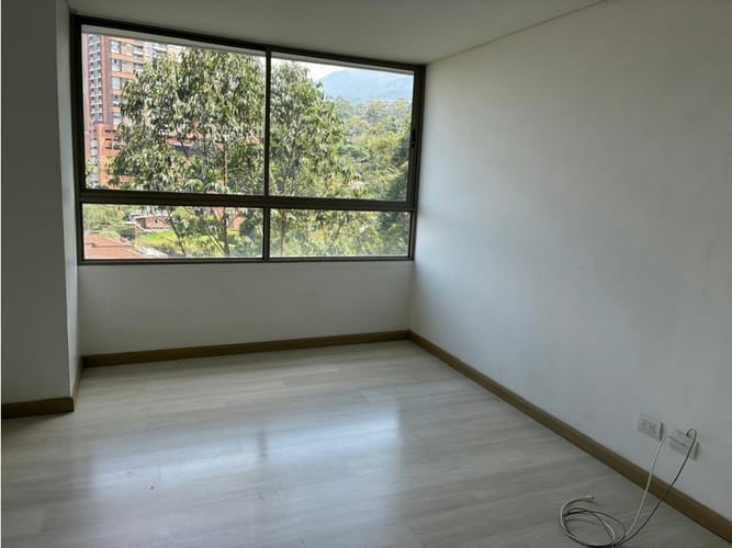 Apartamento de 3 alcobas en venta en Loma Del Esmeraldal, Envigado, 88 m² · foto 6 de 11
