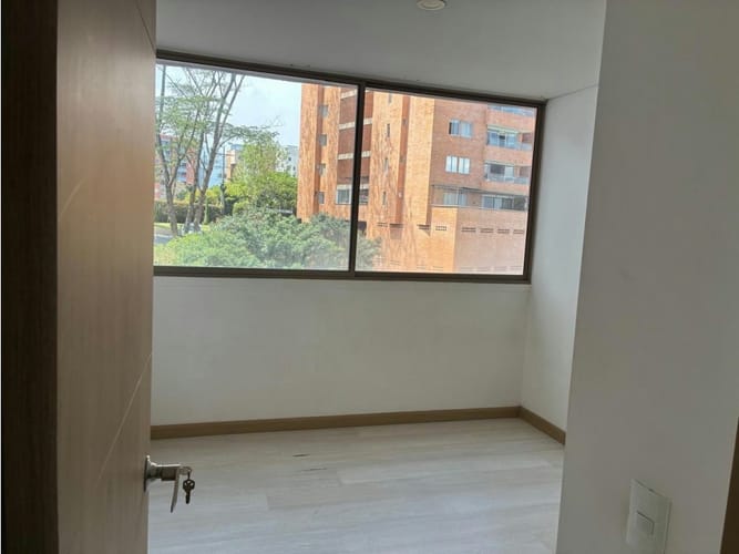 Apartamento de 3 alcobas en venta en Loma Del Esmeraldal, Envigado, 88 m² · foto 8 de 11