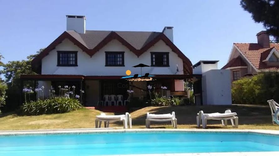 Alquiler Anual Hermosa Propiedad De 5 Dormitorios Y Piscina Climatizada En Pinares,punta Del Este! · Foto 2