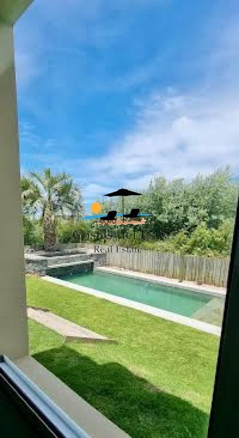 Casa En Alquiler Anual En El Chorro Con Piscina Y Vista Al Mar!! · Foto 3
