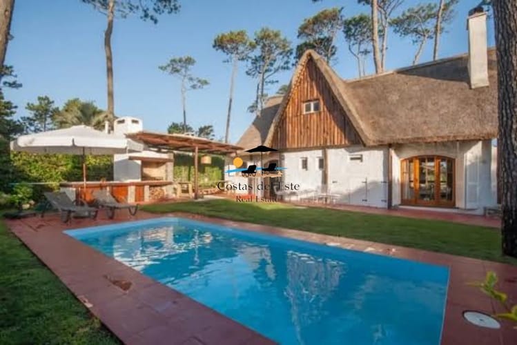 Casa En Alquiler Anual,3 Dormitorios,2 Baños,dep.de Servicio Y Piscina!! · Foto 4