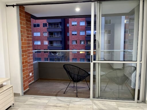 Apartamento de 3 alcobas en venta en Belén Rincón, Medellín, 81 m² · foto 3 de 22
